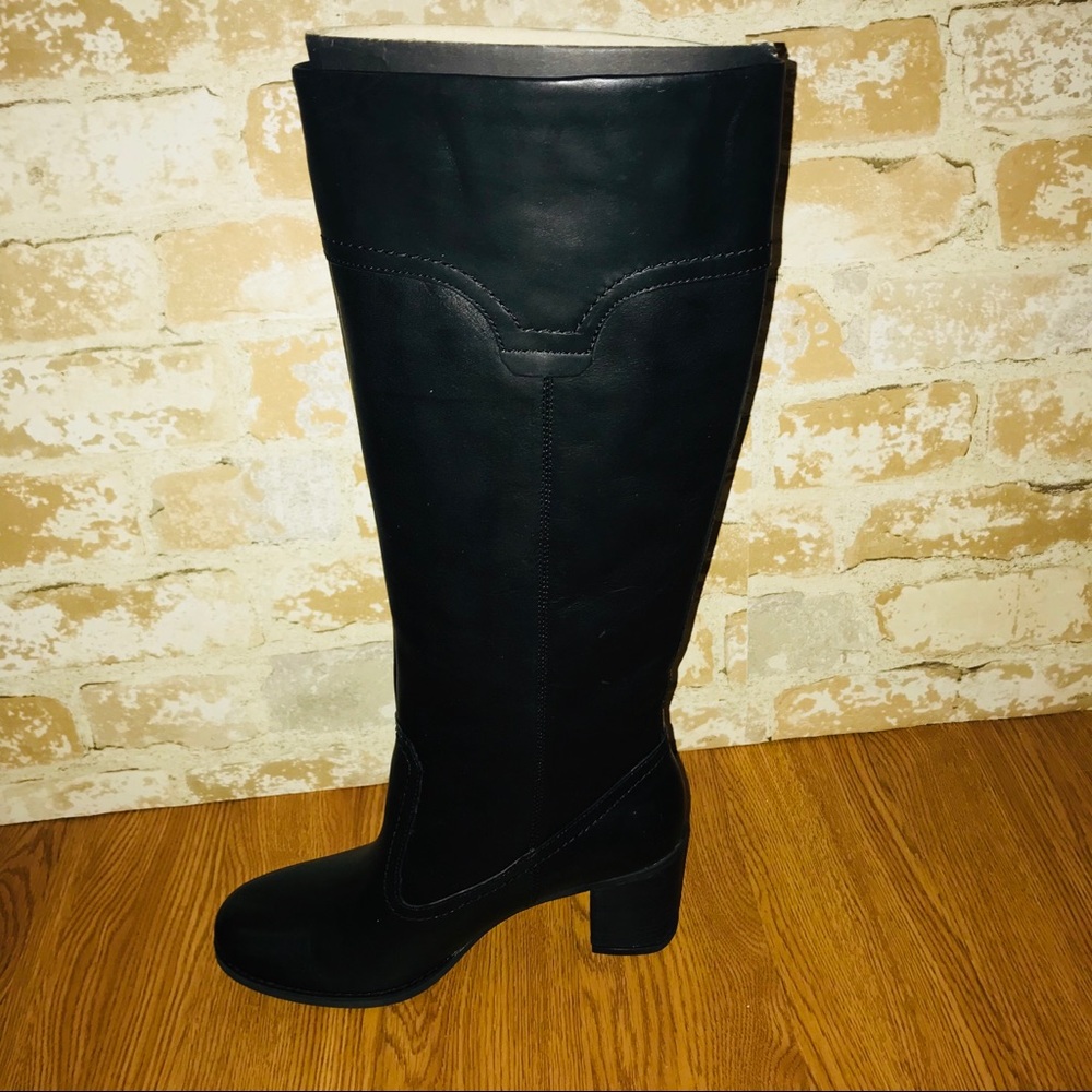 TIMBERLAND WOMEN ATLNTIC HT TALL PULLON. Size 8.5